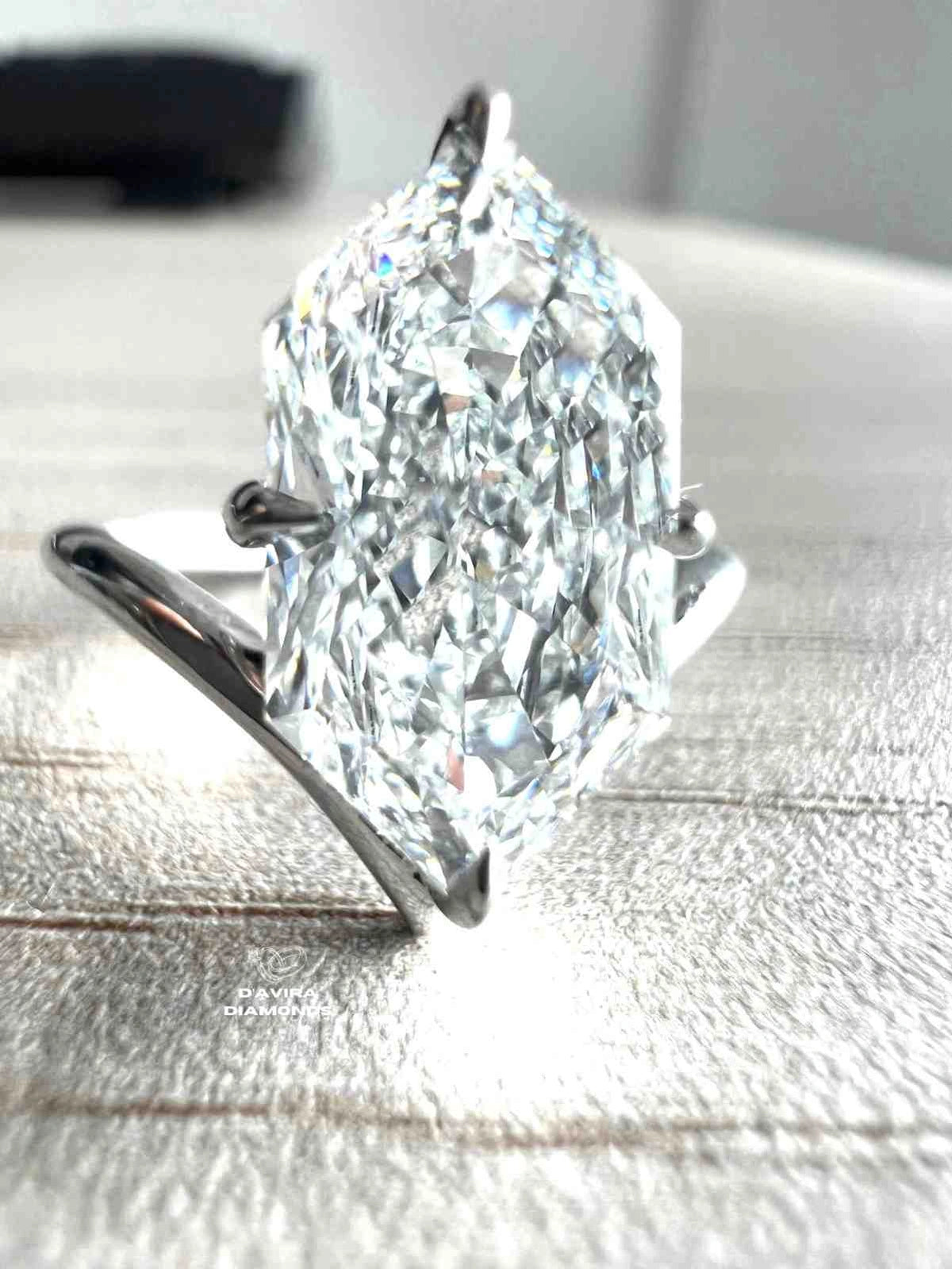 front view of the V shape hexagon cut lab diamond ring
