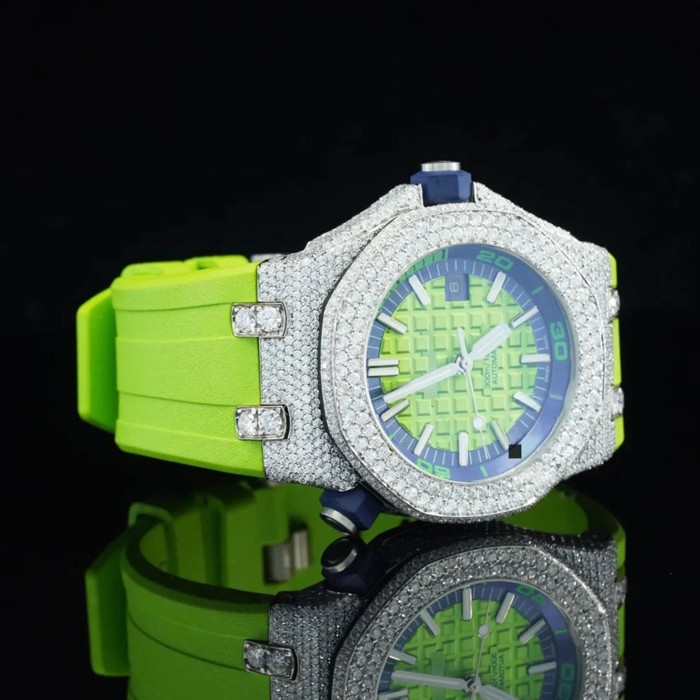 Men's Trendy Parrot Silicon Straps Round Cut VVS Diamond Watch