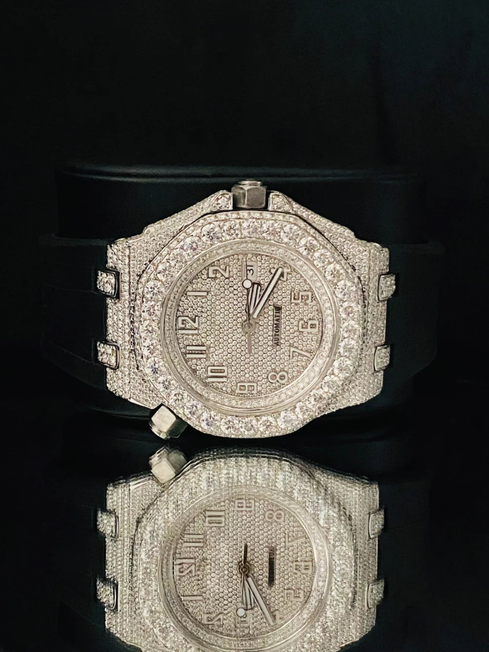 Fully Bezel Dial Black Silicon Belt Moissanite Watch