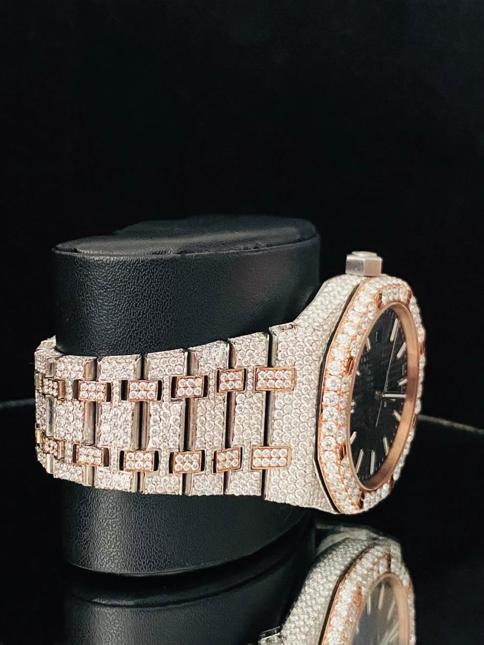 Two Tone Tapisserie Pattern Black Dial Moissanite Watch