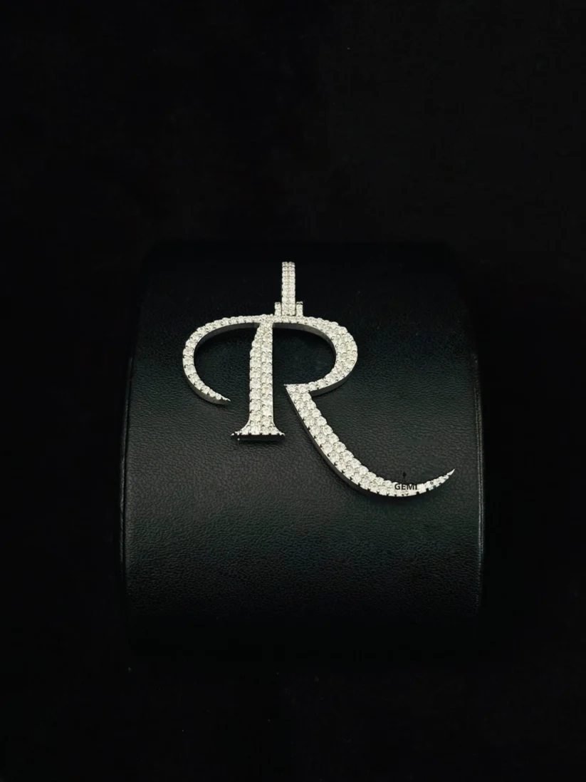  Diamond cursive initial R pendant charm for hip hop jewelry styles.