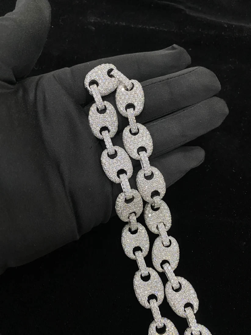 close up of a Diamond mariner link chain necklace in white gold