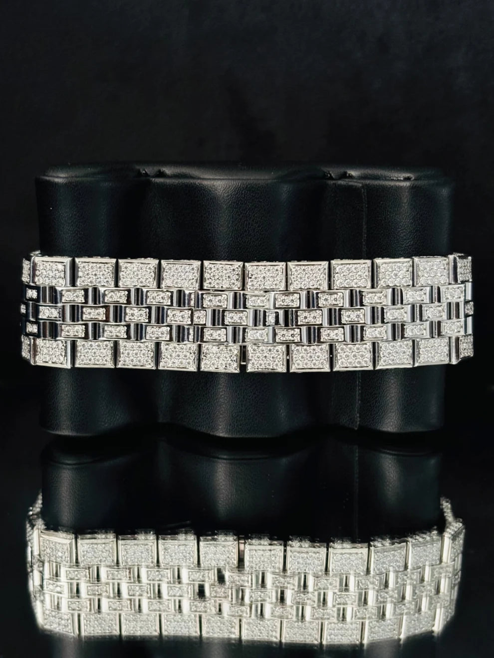 41MM Jubelie Belt White Dial Moissanite Watch