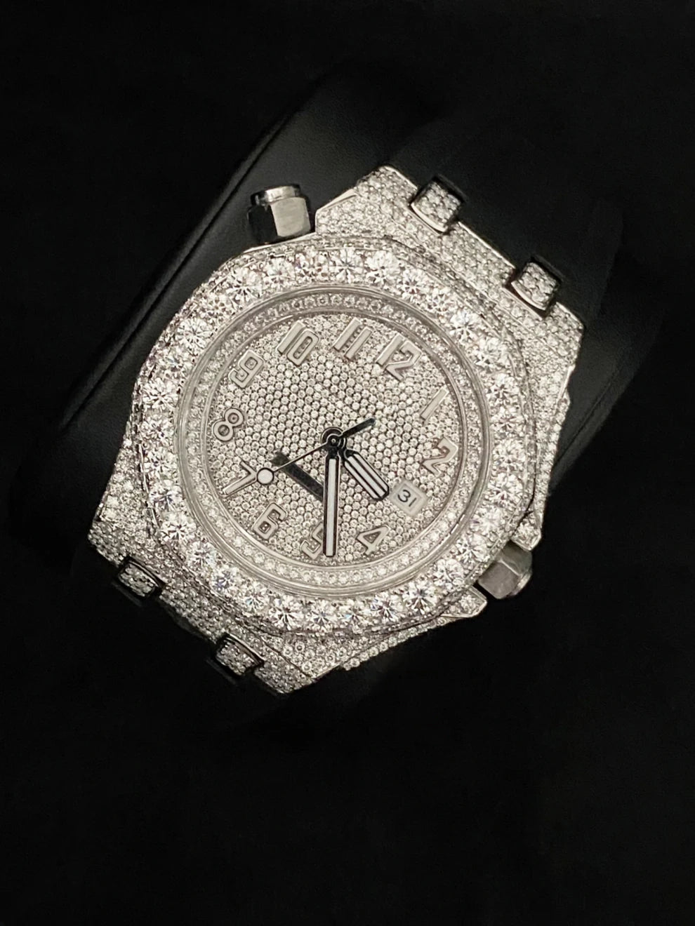 Fully Bezel Dial Black Silicon Belt Moissanite Watch