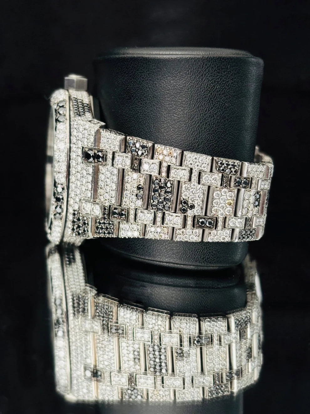 Fully Zebra Pattern Black And White Down Moissanite Watch