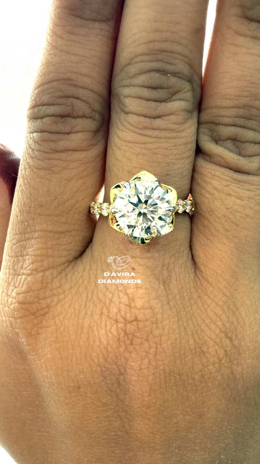 Floral Round Cut Lab Grown Diamond Anniversary Ring