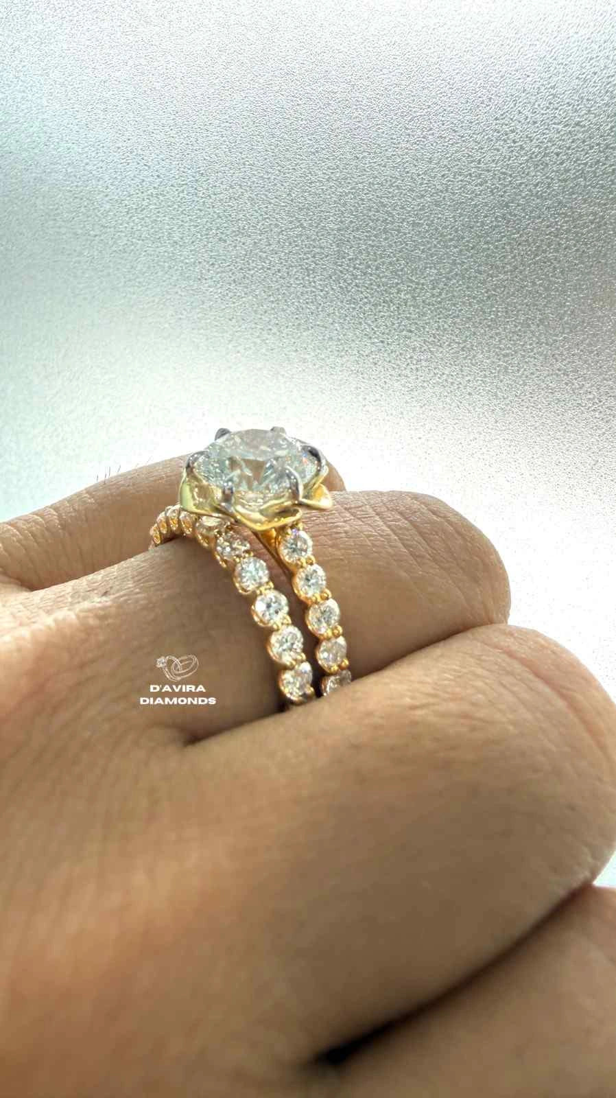 Floral Round Cut Lab Grown Diamond Anniversary Ring