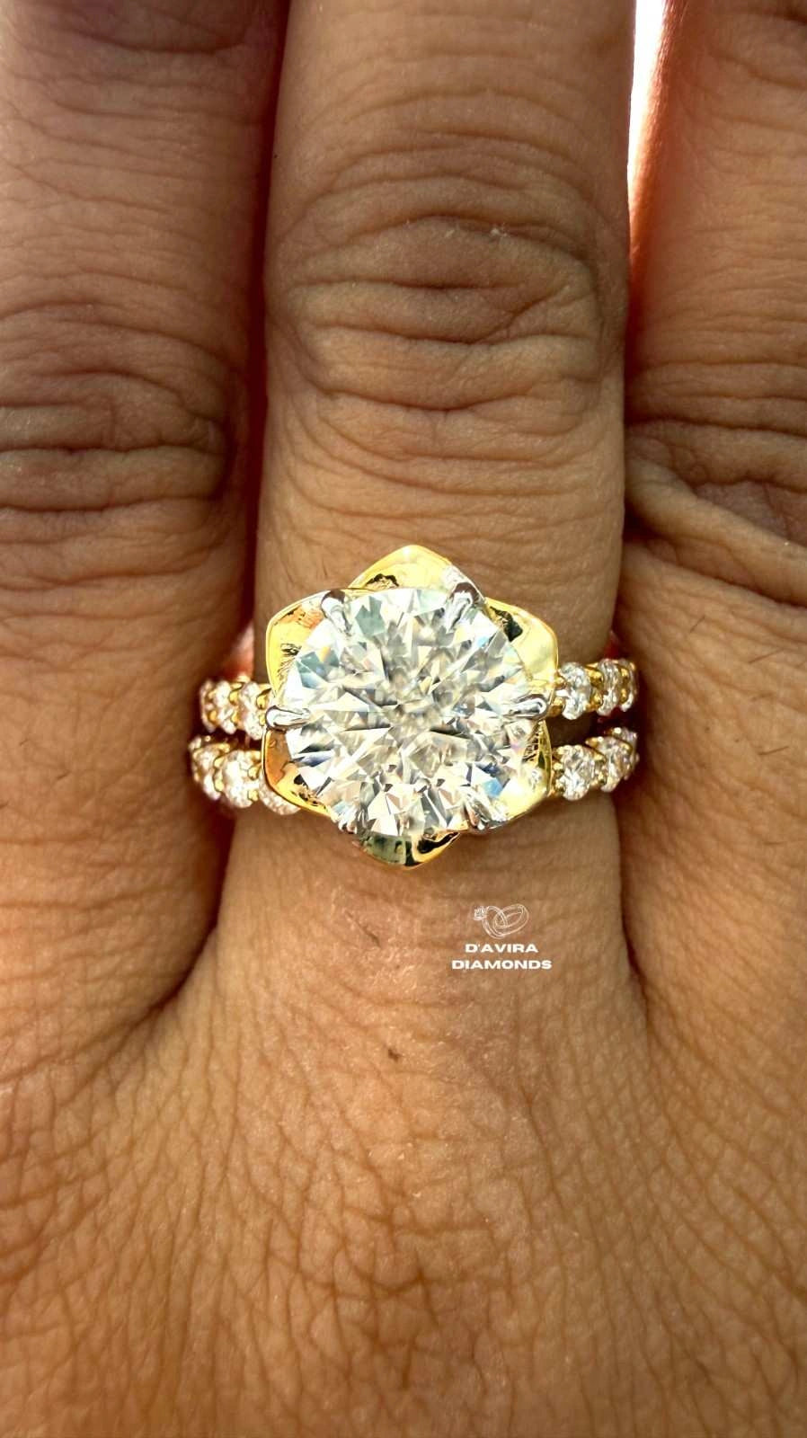 Floral Round Cut Lab Grown Diamond Anniversary Ring