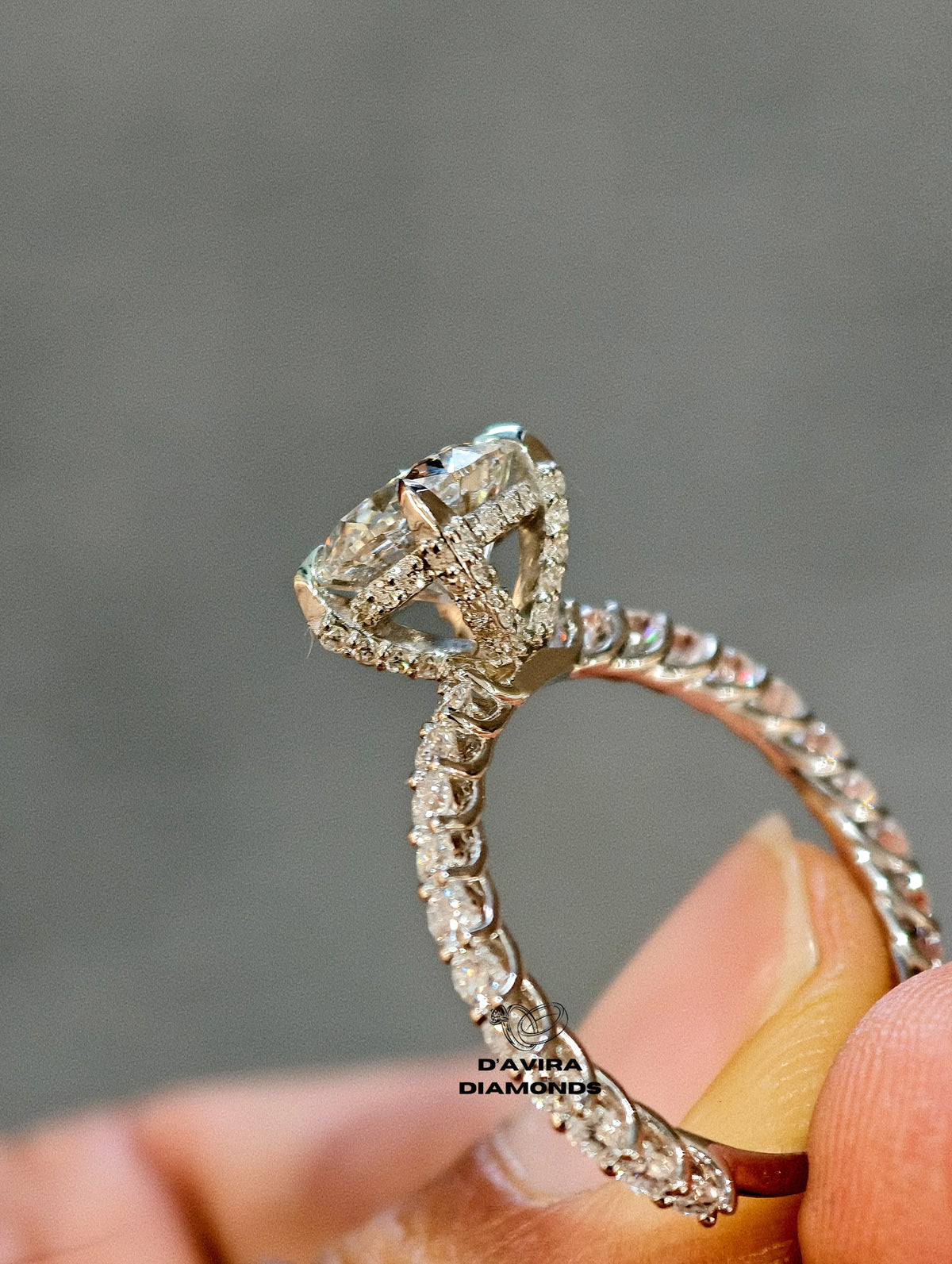 side view of the round cut full eternity pave band