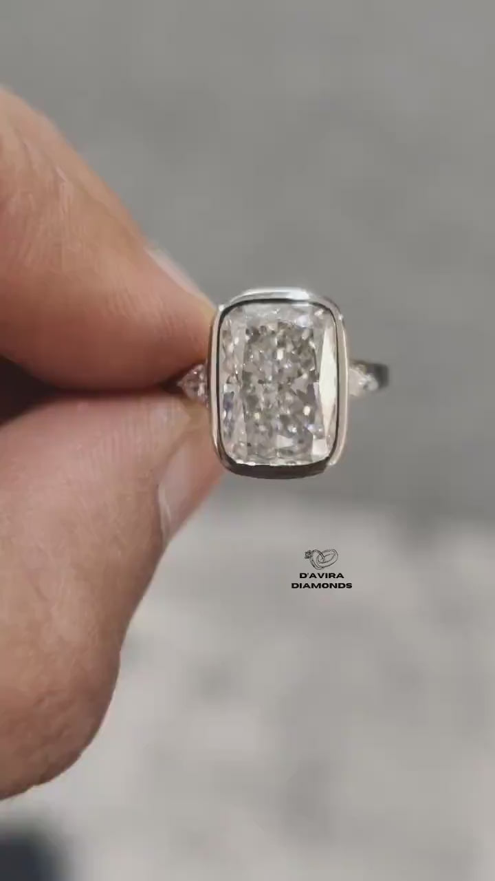video of white gold lab grown diamond wedding ring 