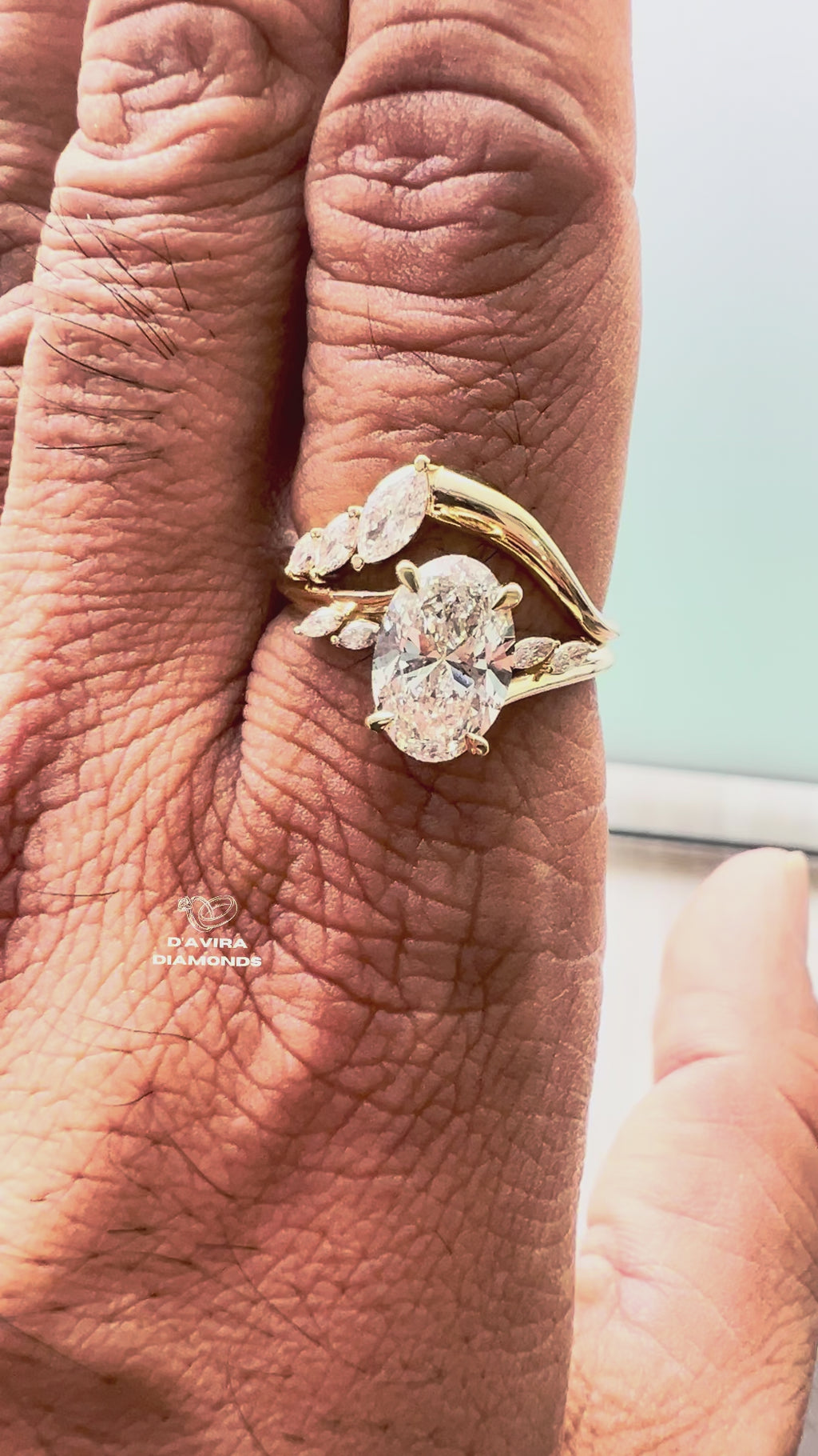 video of oval cut curved bridal set engagement ring for her